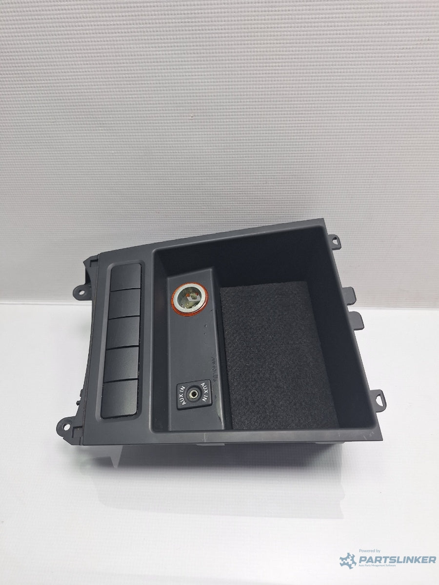 Scrumiera cu mufa AUX VOLKSWAGEN JETTA IV 162, 163, AV3, AV2 2009 - > TDI CAYC 5C7858329E