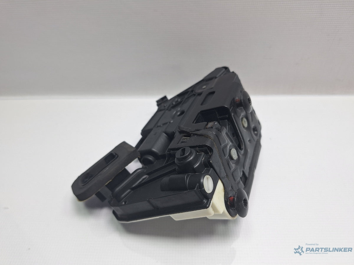 Broasca usa stanga spate VOLKSWAGEN JETTA IV 162, 163, AV3, AV2 2009 - > TDI CAYC 5K4839015R