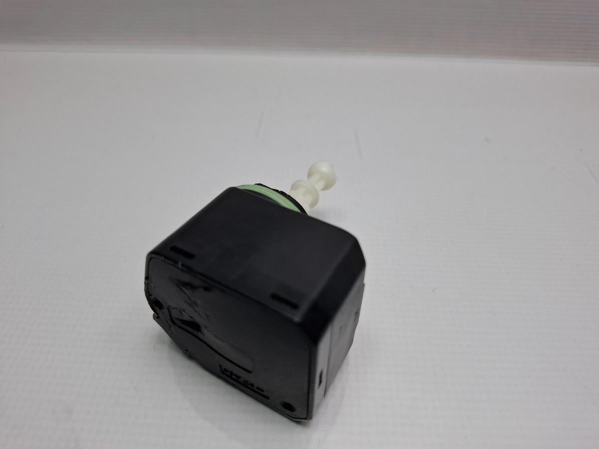 Motoras reglaj nivel faruri VOLKSWAGEN JETTA IV 162, 163, AV3, AV2 2009 - >1.6 TDI CAYC 5C7941295