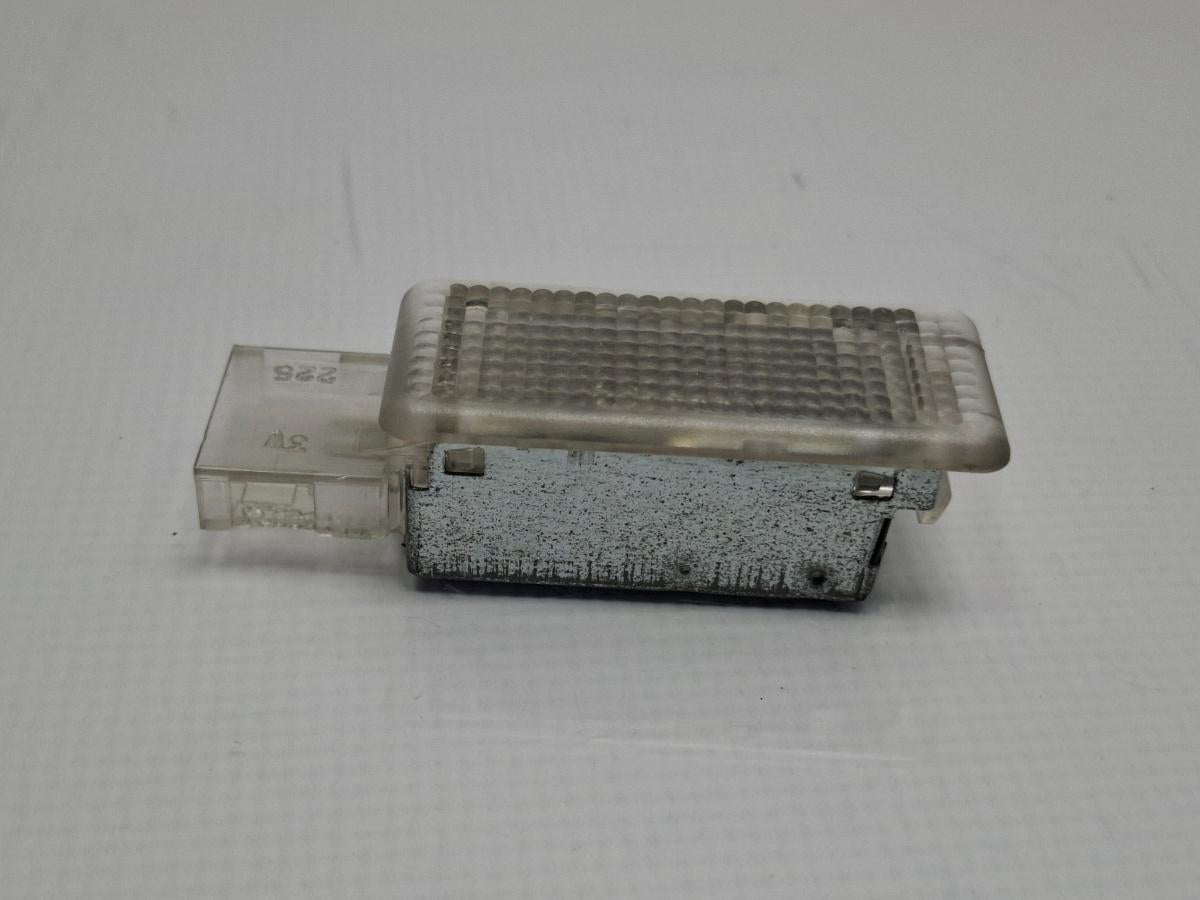Lampa lumina ambientala VOLKSWAGEN JETTA IV 162, 163, AV3, AV2 2012 1.6 TDI CAYC 77KW|105HP 2012