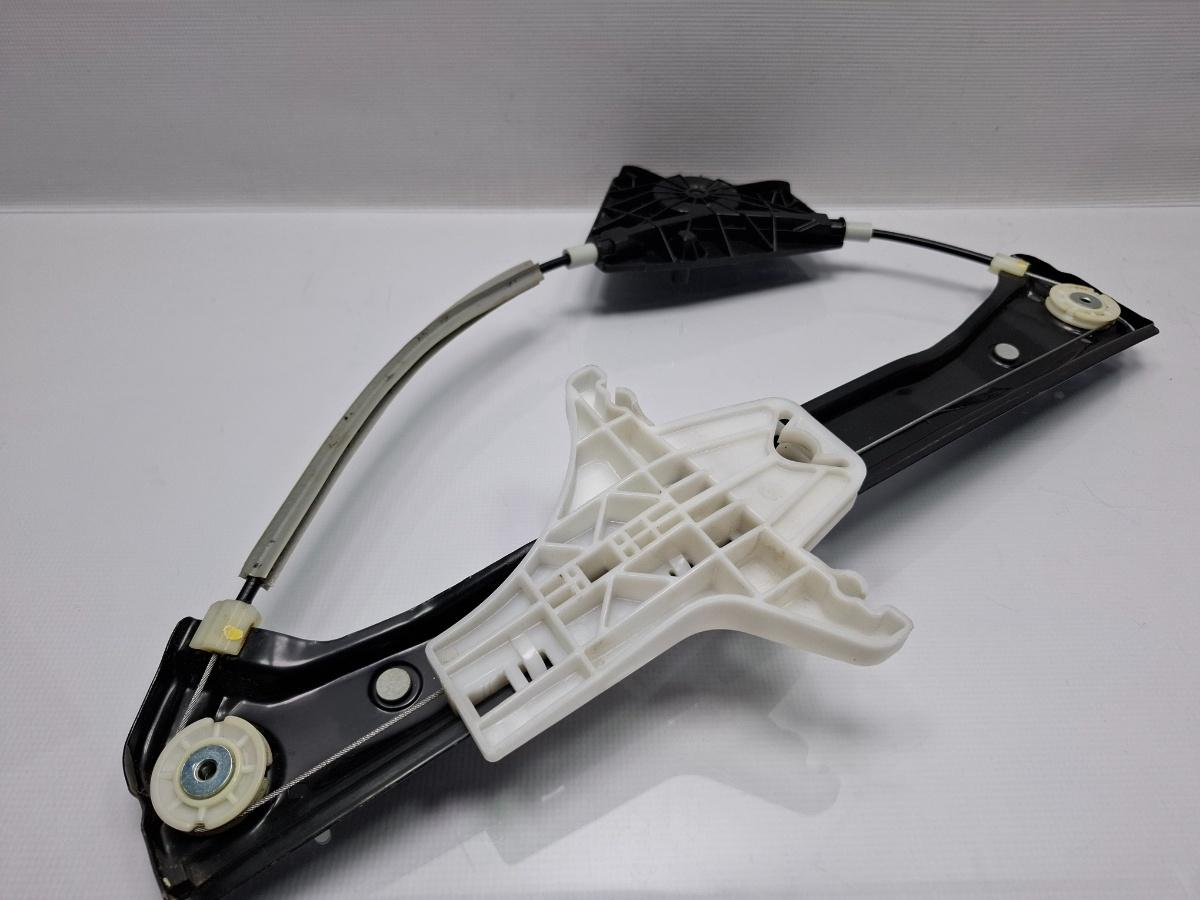 Macara Geam stanga spate VOLKSWAGEN JETTA IV 162, 163, AV3, AV2 2009 - >1.6 TDI CAYC 5C6839461B