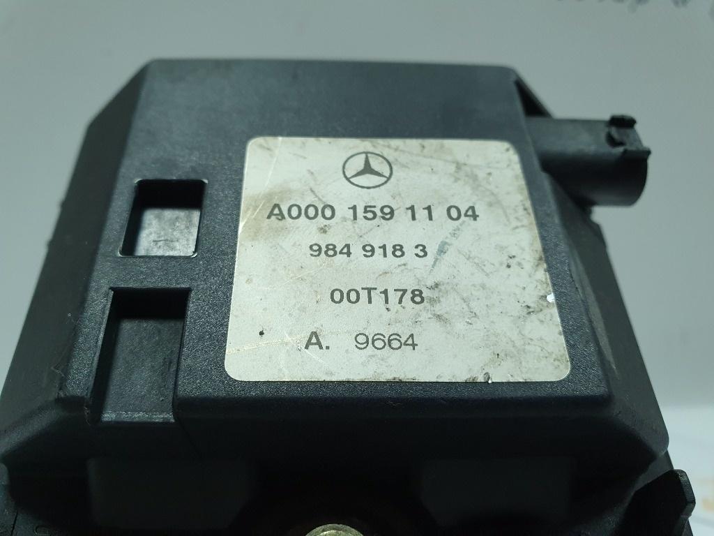 Preincalzitor apa MERCEDES-BENZ E-CLASS II W210 1995 - 2003 2.2 E 220 CDI OM 611.961 A0001591104