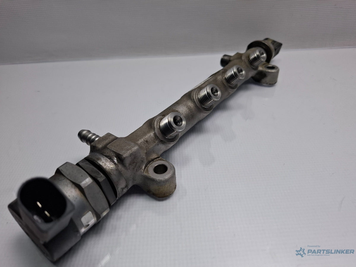 Rampa injectoare SKODA OCTAVIA Combi 5E5 2012 - > TDI CKFC, CRMB, CYKA 04L089B