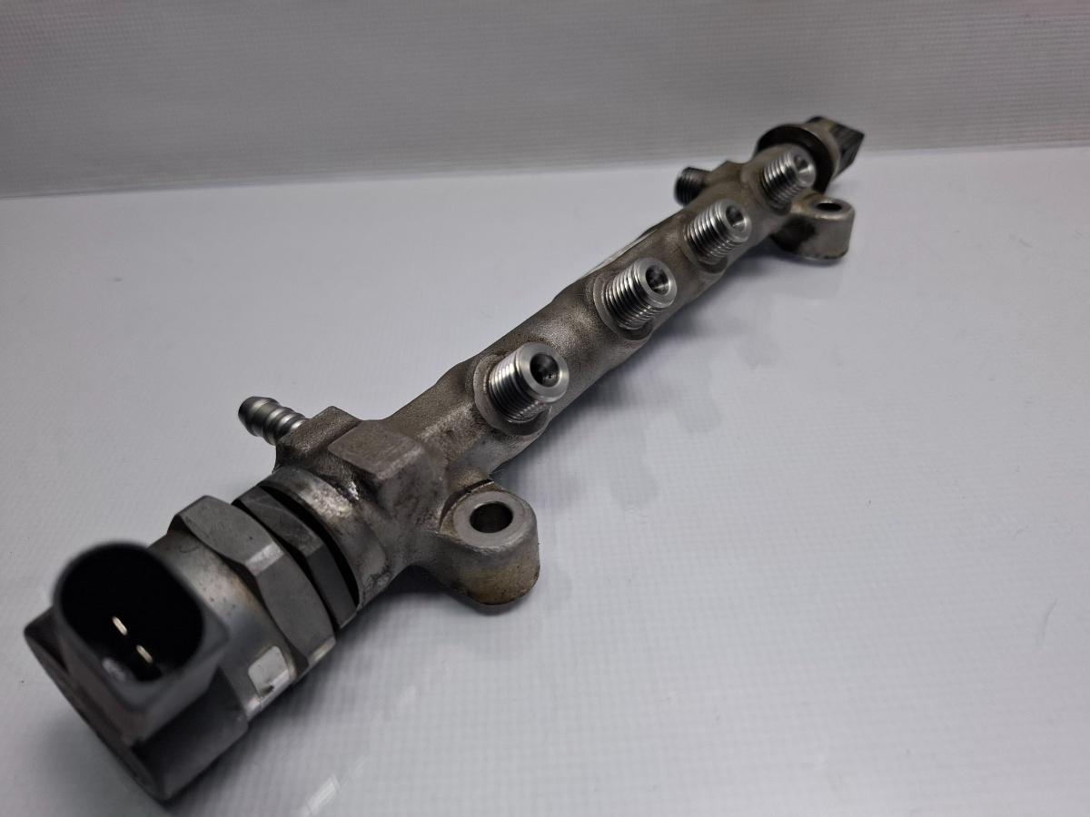 Rampa Injectoare SKODA OCTAVIA Combi 5E5 2012 - >2.0 TDI CKFC, CRMB, CYKA 04L089B