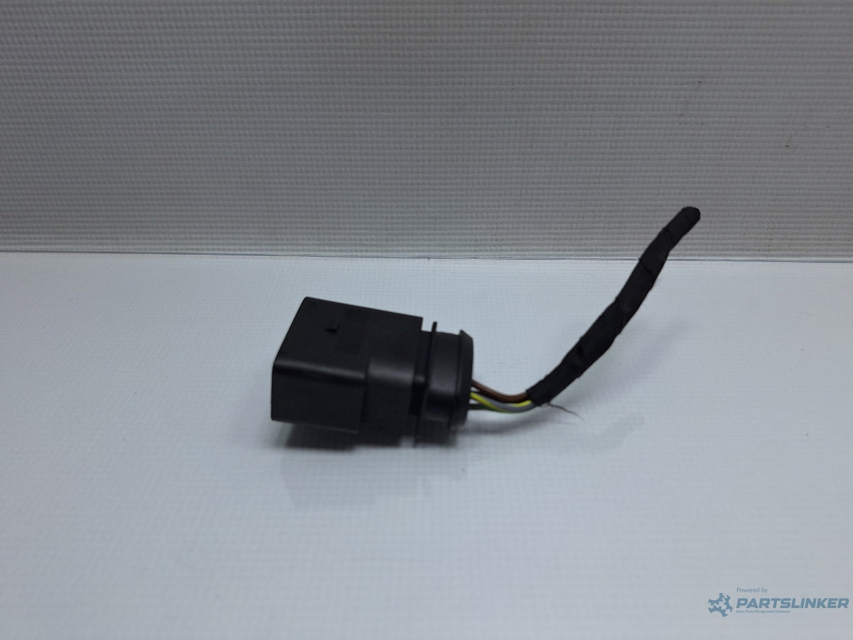 Mufa conector 8 pini SKODA OCTAVIA Combi 5E5 2012 - > TDI CKFC, CRMB, CYKA 8D0973834
