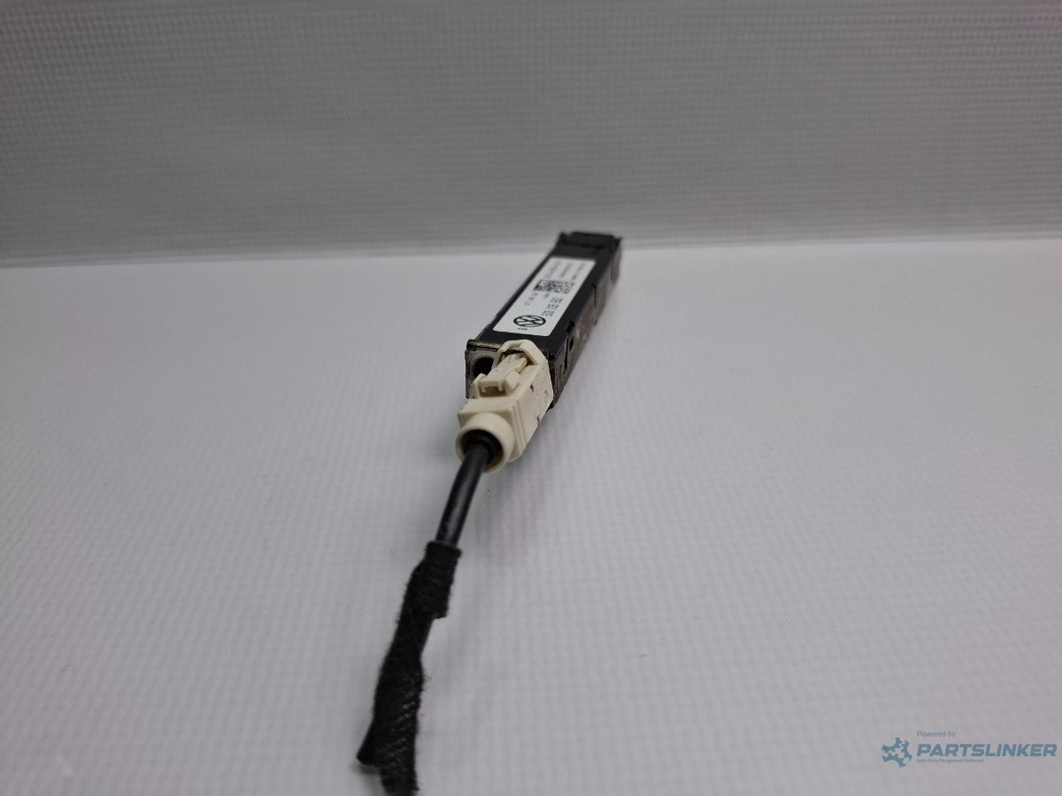 Amplificator antena VOLKSWAGEN JETTA IV 162, 163, AV3, AV2 2009 - > TDI CAYC 5C6035552