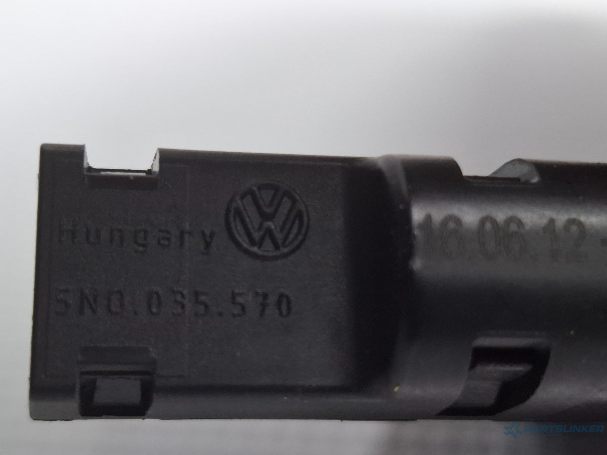 Amplificator antena VOLKSWAGEN JETTA IV 162, 163, AV3, AV2 2009 - > TDI CAYC 5N0035570