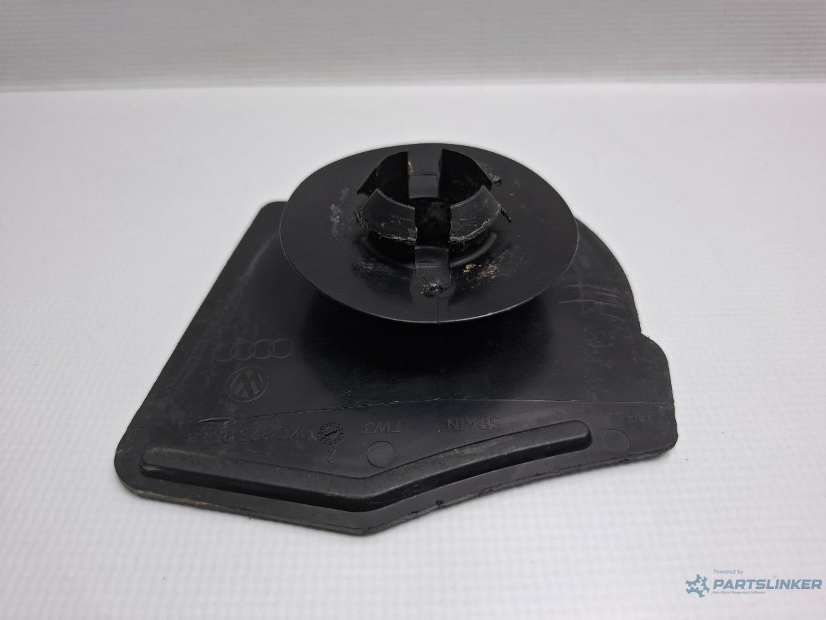 Capac scut podea stanga VOLKSWAGEN JETTA IV 162, 163, AV3, AV2 2009 - > TDI CAYC 1K0825961B