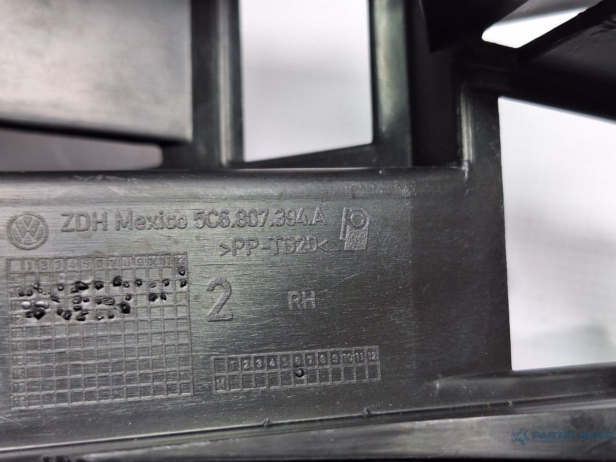 VOLKSWAGEN JETTA IV 162, 163, AV3, AV2 2009 - > TDI CAYC 5C6807394A