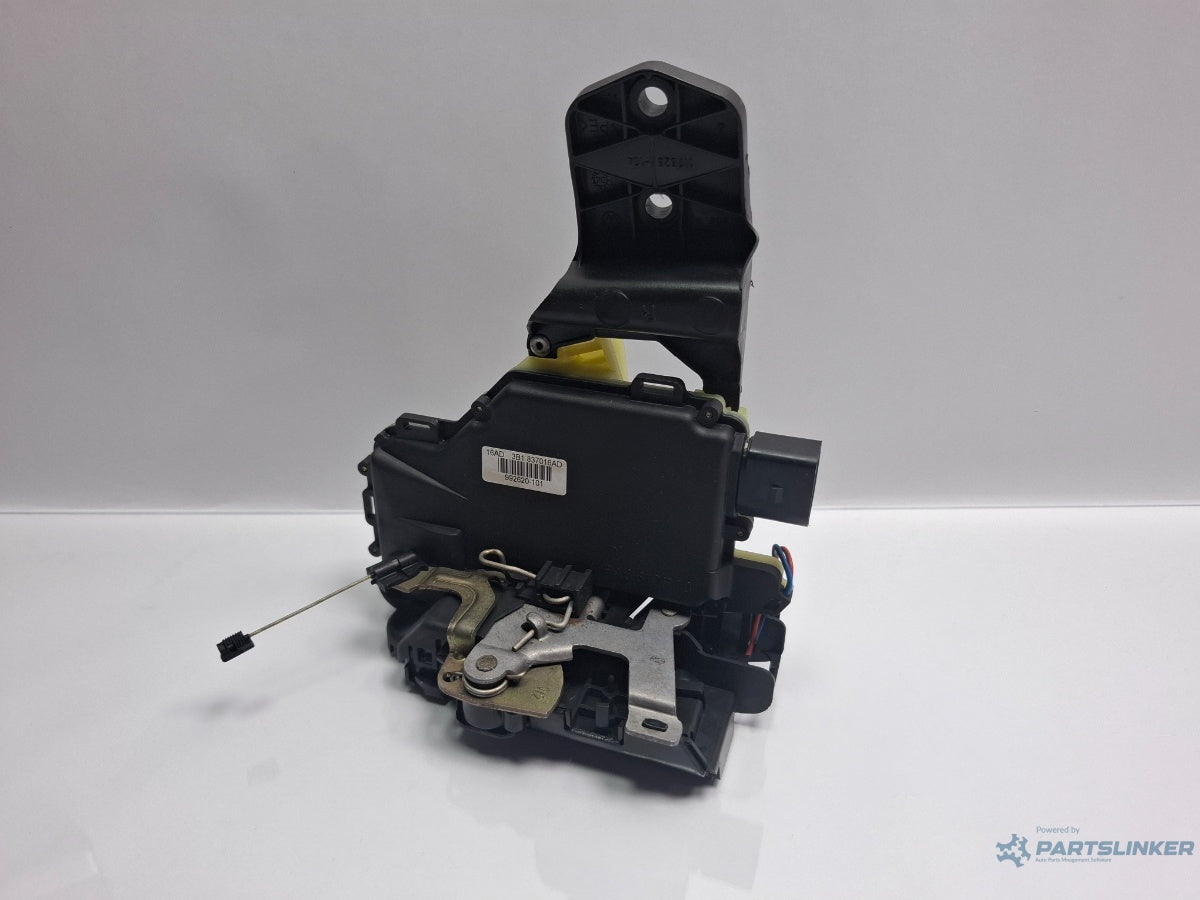 Broasca usa dreapta fata VOLKSWAGEN PASSAT Variant 3B6 2000 - 2005 TDI AVB 3B1837016AD