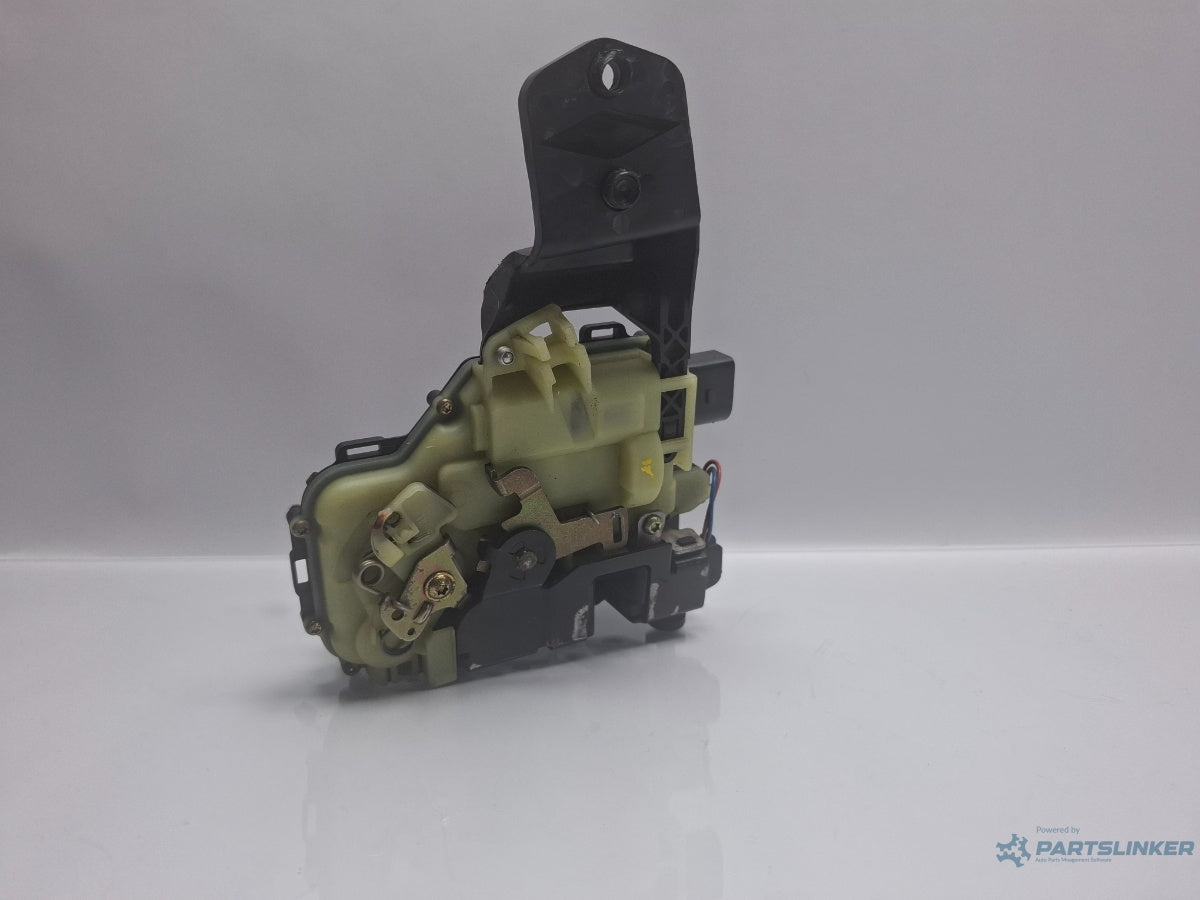 Broasca usa stanga fata VOLKSWAGEN PASSAT Variant 3B6 2000 - 2005 TDI AVB 3B1837015Q