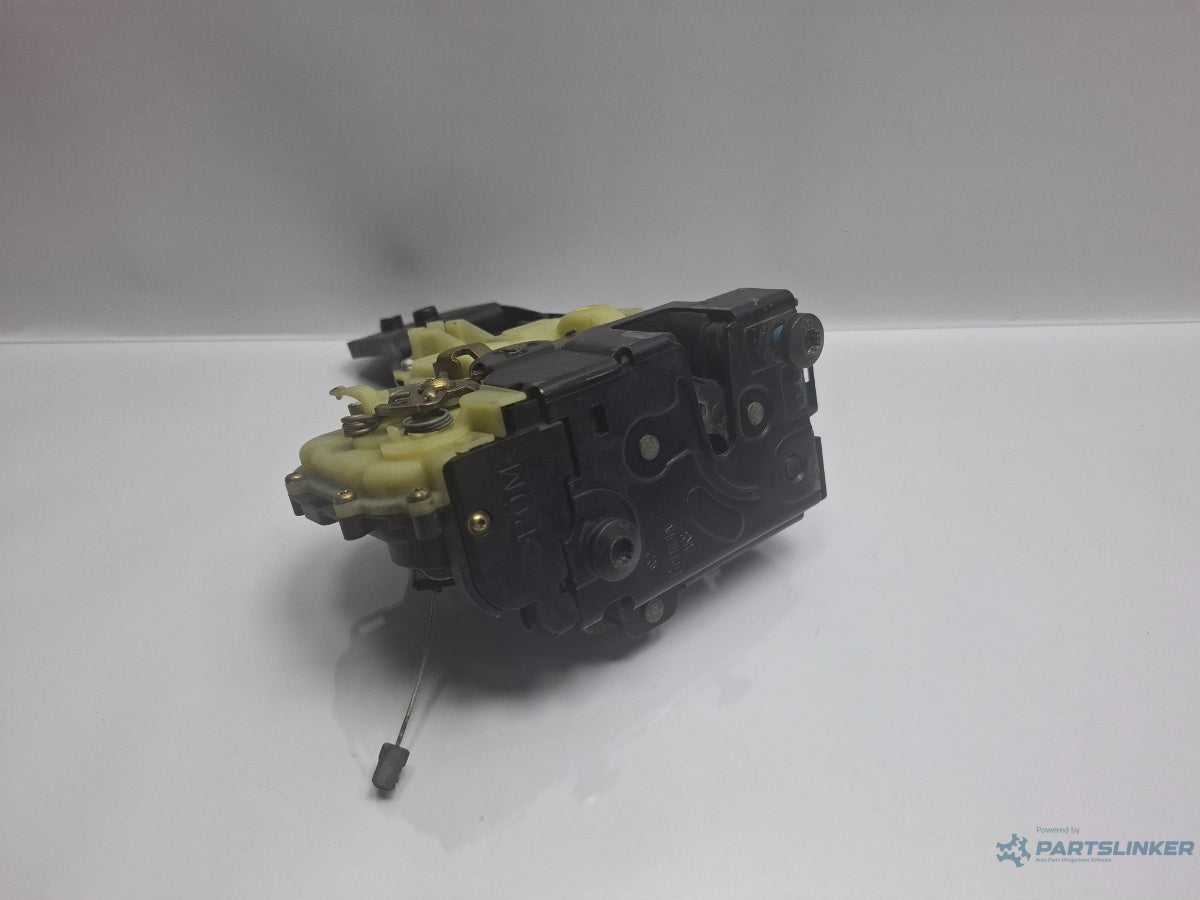 Broasca usa stanga fata VOLKSWAGEN PASSAT Variant 3B6 2000 - 2005 TDI AVB 3B1837015Q