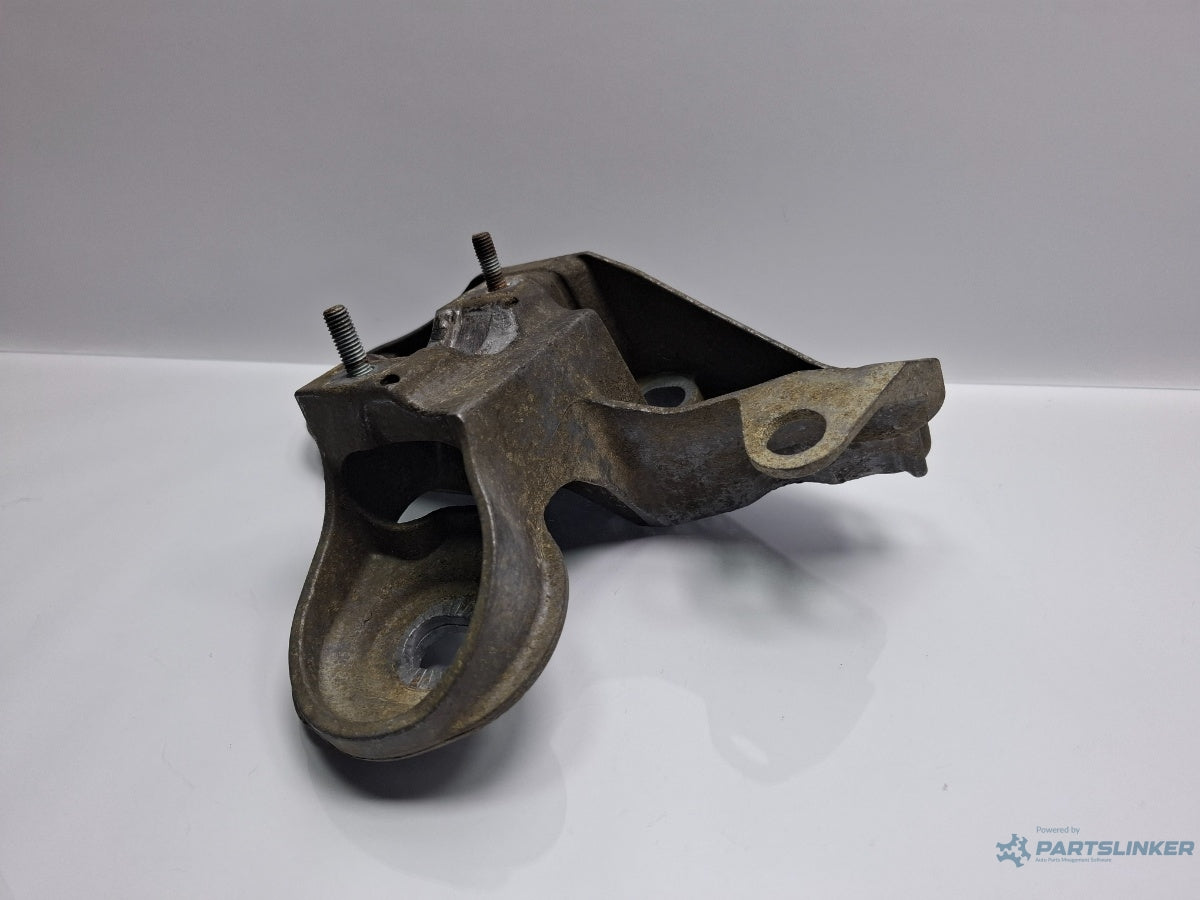 Suport bara stabilizatoare stanga fata VOLKSWAGEN PASSAT Variant 3B6 2000 - 2005 TDI AVB 8E0199351F