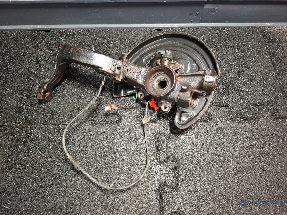 Fuzeta stanga fata VOLKSWAGEN PASSAT Variant 3B6 2000 - 2005 TDI AVB 3B0615311