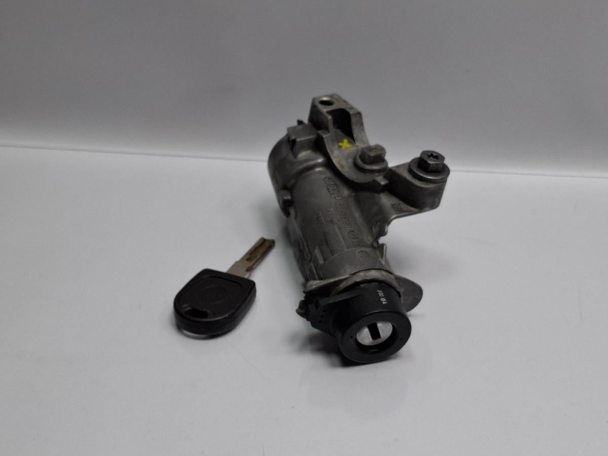 Contact cu cheie SKODA SUPERB 3U4 2001 - 2008 TDI AVF, AWX 4B0905851C