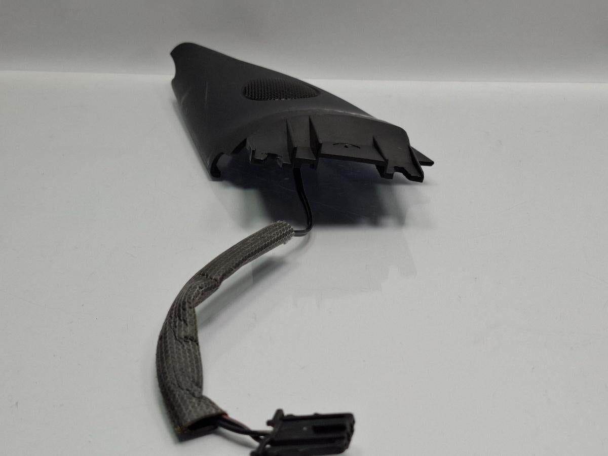 Difuzor de inalta frecventa portiera fata stanga fata SKODA SUPERB 3U4 2001 - 2008 TDI AVF, AWX 3B0837993