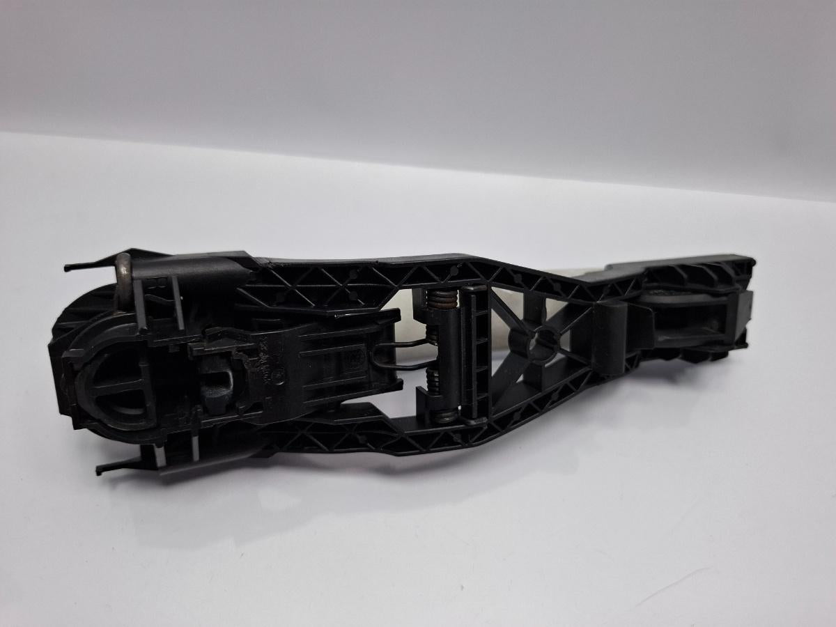 Maner exterior cu suport stanga spate SKODA SUPERB 3U4 2001 - 2008 TDI AVF, AWX 6Y0837885