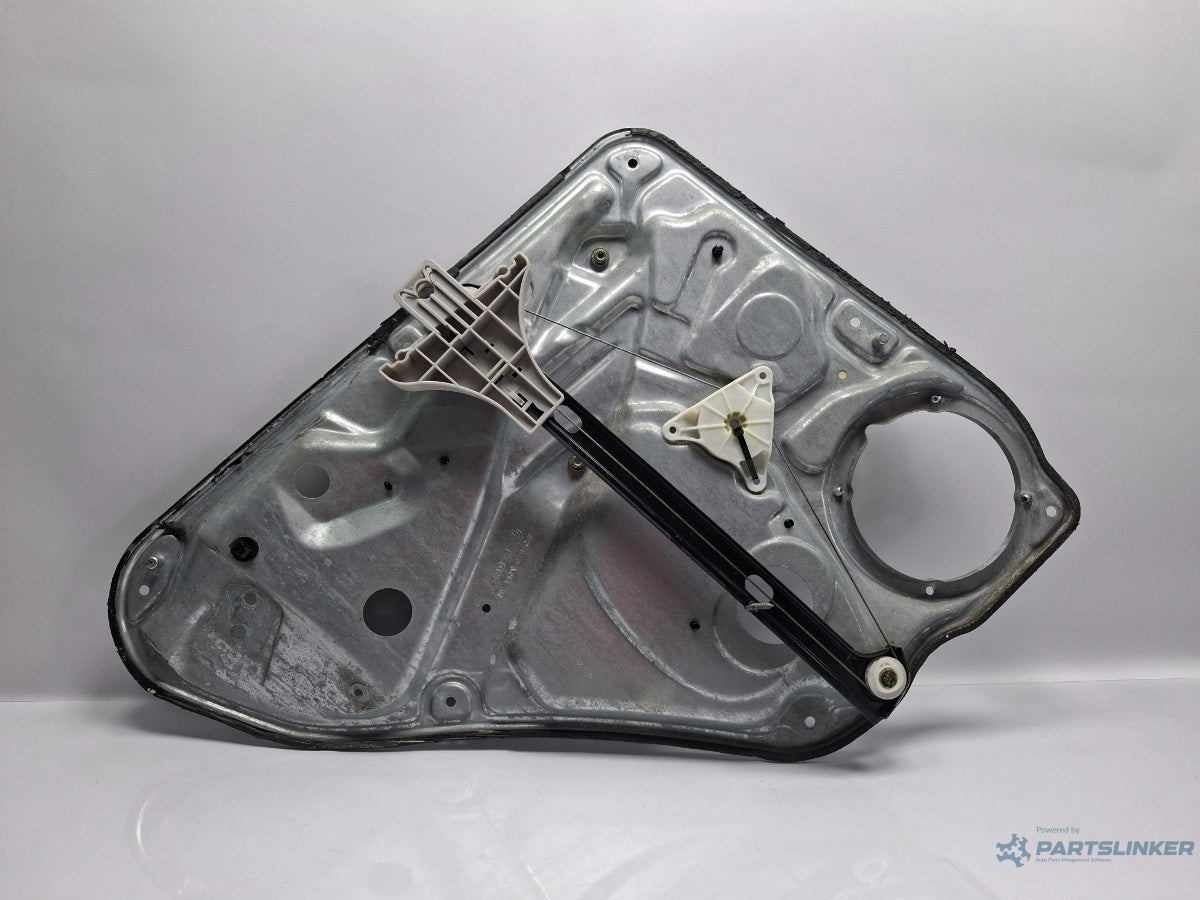 Macara Geam dreapta spate SKODA SUPERB 3U4 2001 - 2008 TDI AVF, AWX 3B5839756C , 3U5839752BR