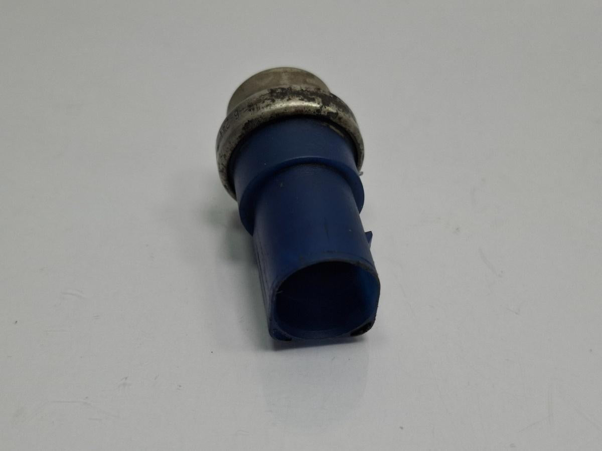 Senzor temperatura lichid de racire SKODA SUPERB 3U4 2001 - 2008 TDI AVF, AWX 8D0959481B