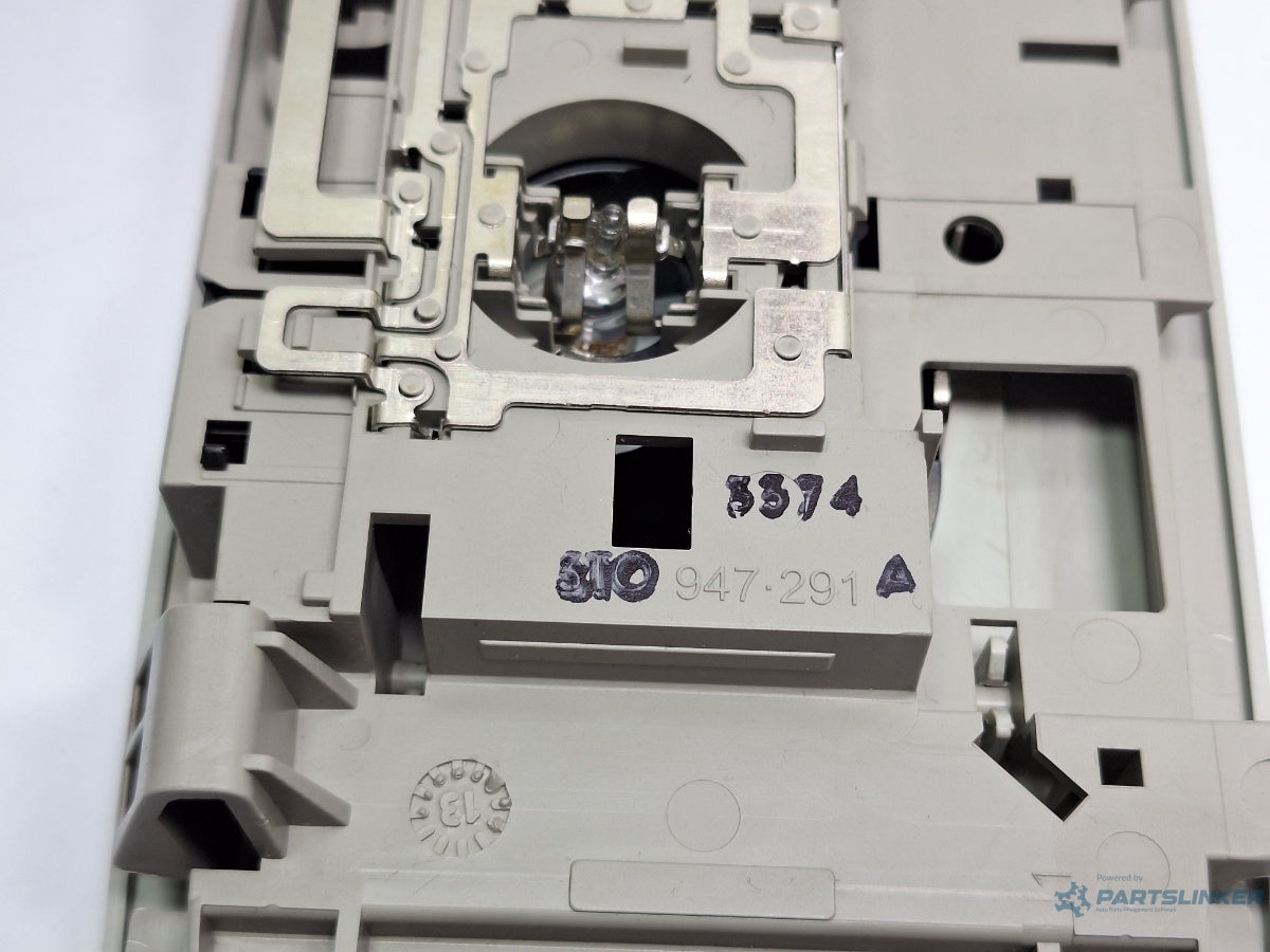 Plafoniera lumini pasageri SKODA OCTAVIA Combi 5E5 2012 - > TDI CKFC, CRMB, CYKA 3T0947291A