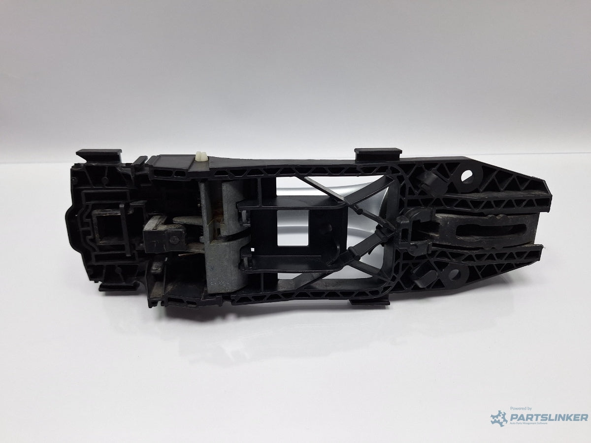 Maner exterior cu suport usa LA7W stanga spate SKODA OCTAVIA Combi 5E5 2012 - > TDI CKFC, CRMB, CYKA 5L0837885C