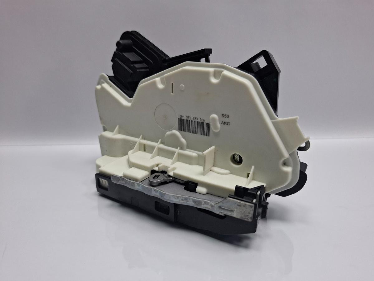 Broasca usa dreapta fata SKODA OCTAVIA Combi 5E5 2012 - > TDI CKFC, CRMB, CYKA 5E1837016