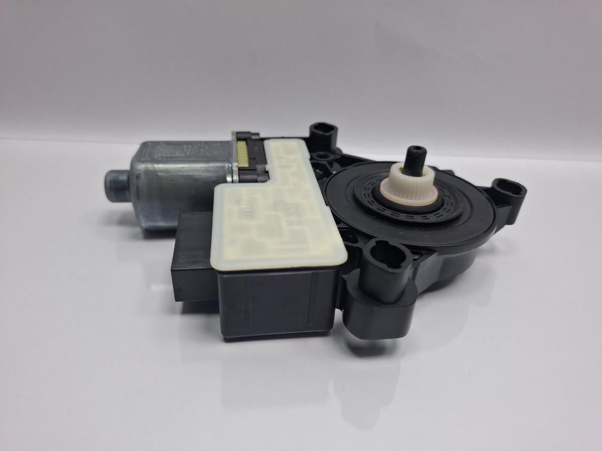 Motoras macara geam dreapta spate SKODA OCTAVIA Combi 5E5 2012 - > TDI CKFC, CRMB, CYKA 5Q0959812A