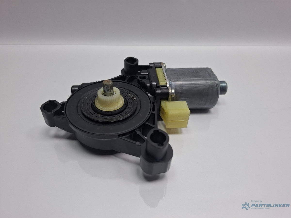 Motoras macara geam stanga fata SKODA OCTAVIA Combi 5E5 2012 - > TDI CKFC, CRMB, CYKA BOSCH 0130822717 5Q0959801B