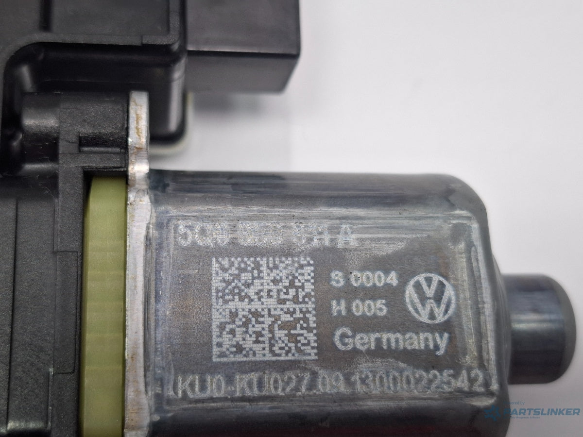 Motoras macara geam stanga spate SKODA OCTAVIA Combi 5E5 2012 - > TDI CKFC, CRMB, CYKA BOSCH 0130822725 5Q0959811A