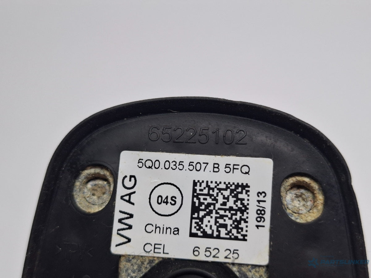 Antena SKODA OCTAVIA Combi 5E5 2012 - > TDI CKFC, CRMB, CYKA 5Q0035507B