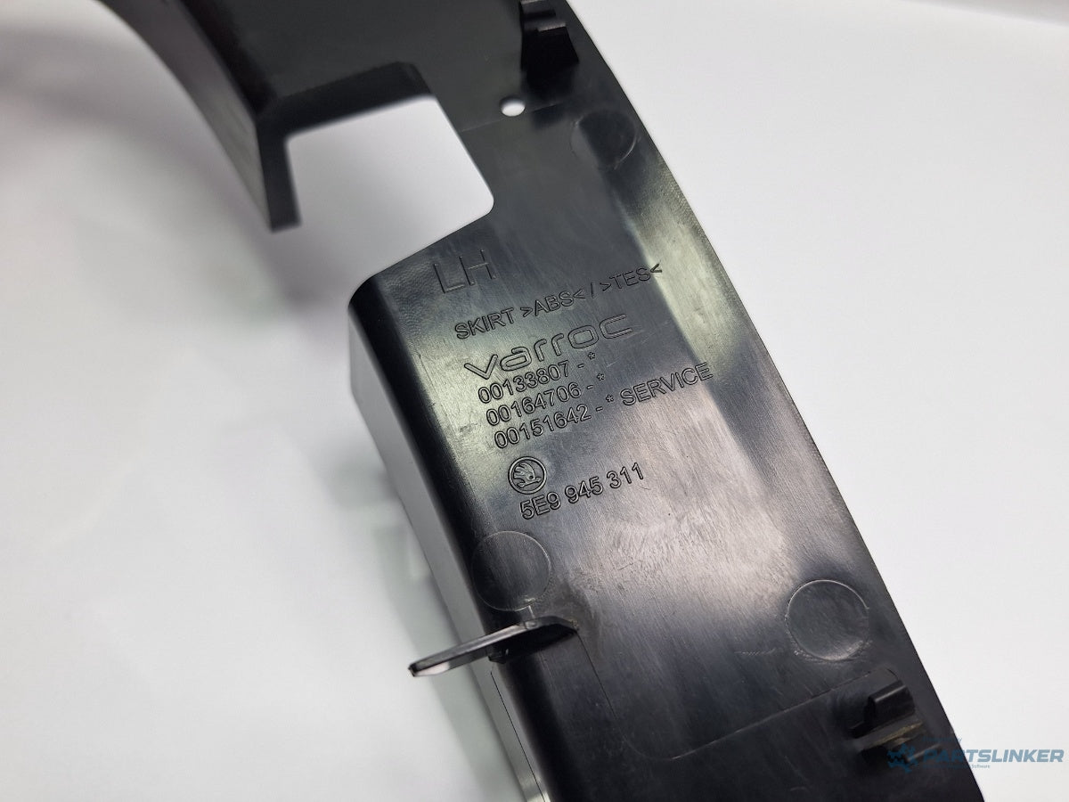 Ornament stop stanga SKODA OCTAVIA Combi 5E5 2012 - > TDI CKFC, CRMB, CYKA 5E9945311