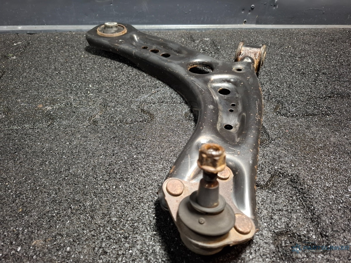 Brat bascula dreapta fata SKODA OCTAVIA Combi 5E5 2012 - > TDI CKFC, CRMB, CYKA 5Q0407152