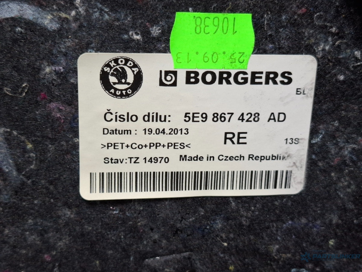 Ornament panou portbagaj dreapta SKODA OCTAVIA Combi 5E5 2012 - > TDI CKFC, CRMB, CYKA 5E9867428AD