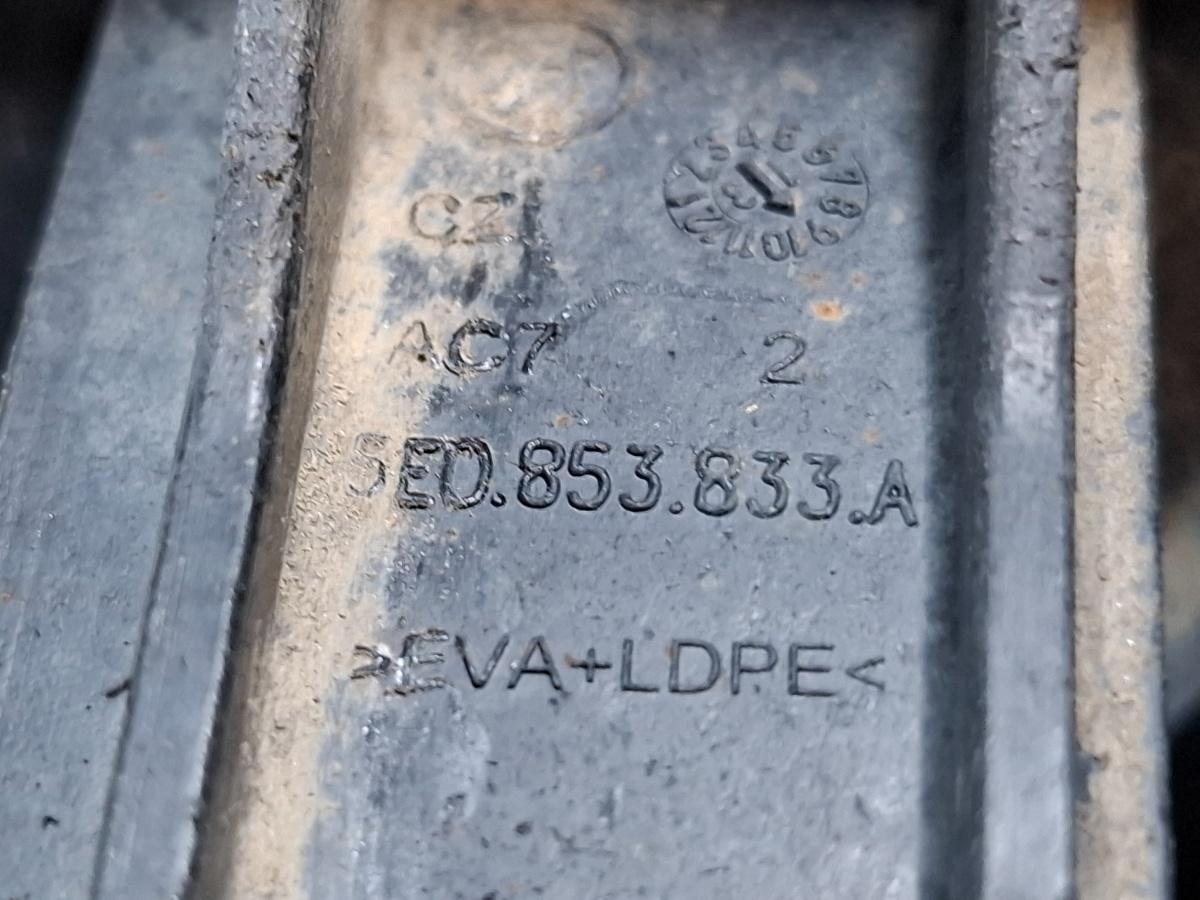 Carenaj roata stanga spate SKODA OCTAVIA Combi 5E5 2012 - > TDI CKFC, CRMB, CYKA 5E0853833A