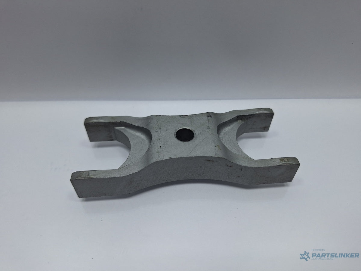 Clema fixare injector combustibil VOLKSWAGEN PASSAT 362 2010 - 2014 TDI CFFB 03L216A , 03L130216A