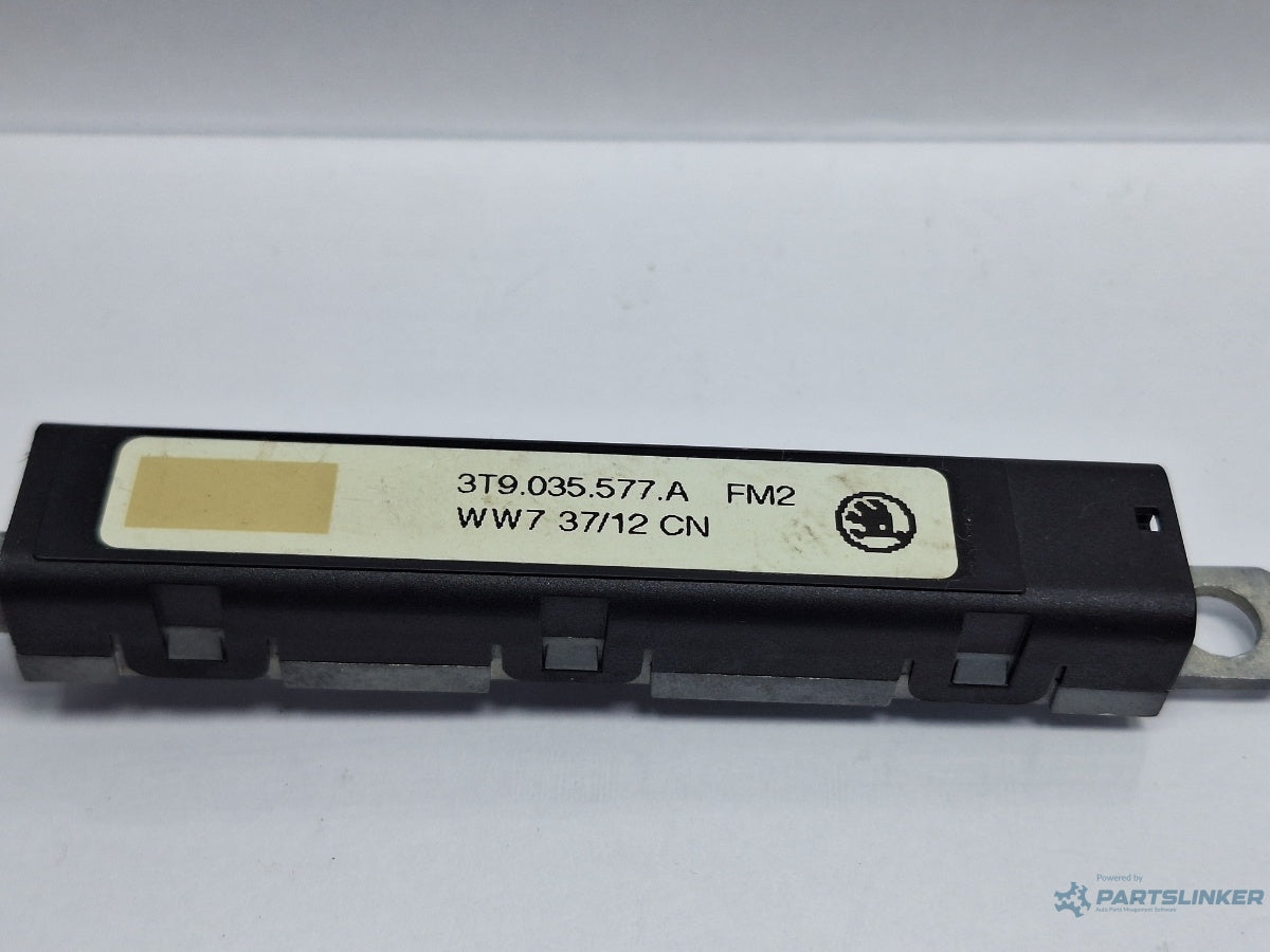Amplificator semnal antena SKODA SUPERB III Estate 3T5 2009 - 2015 TDI CBBB, CFGB 3T9035577A
