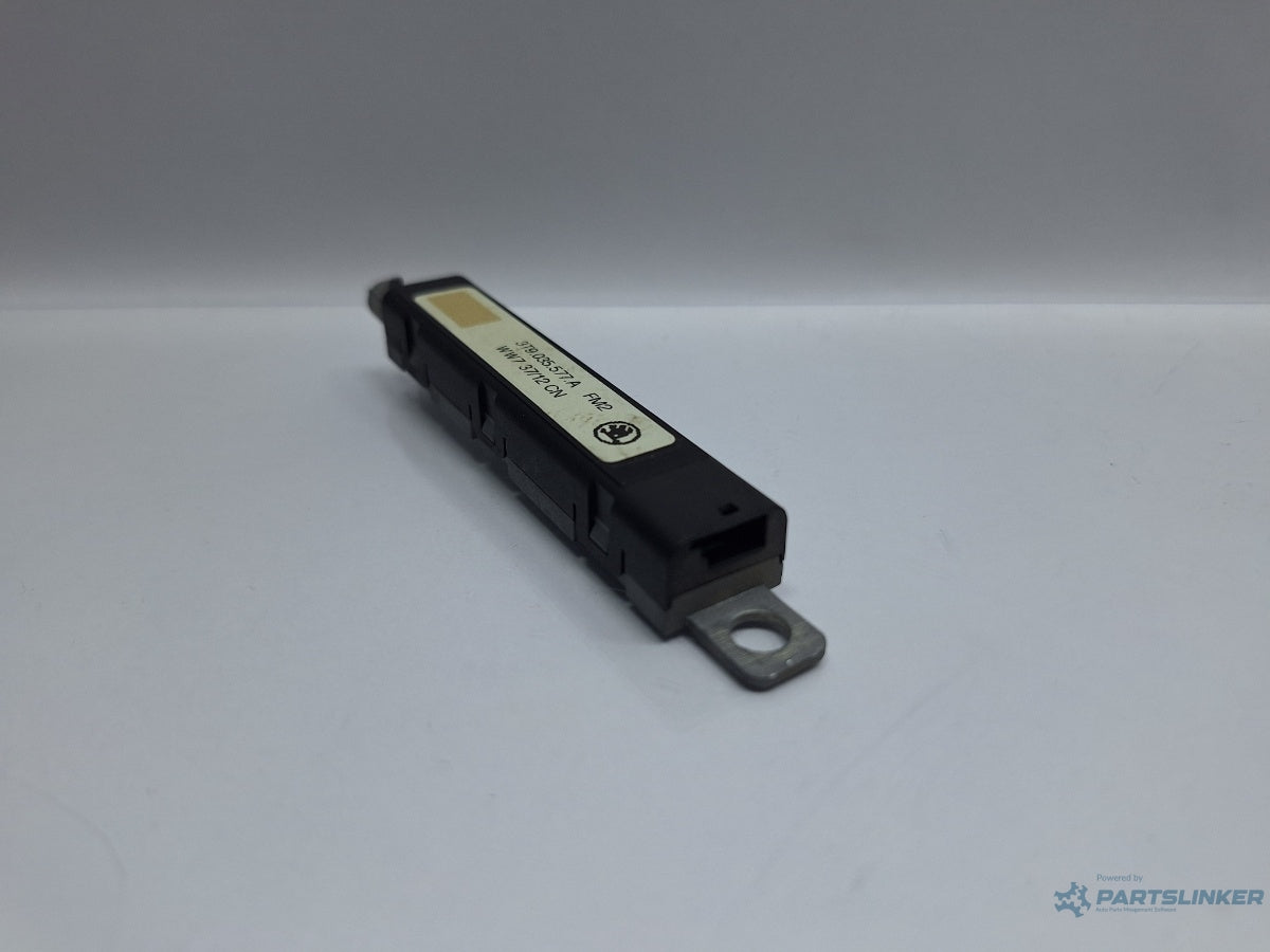 Amplificator semnal antena SKODA SUPERB III Estate 3T5 2009 - 2015 TDI CBBB, CFGB 3T9035577A