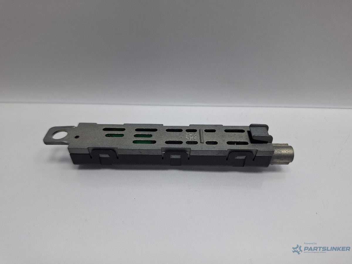 Amplificator semnal antena SKODA SUPERB III Estate 3T5 2009 - 2015 TDI CBBB, CFGB 3T9035577A
