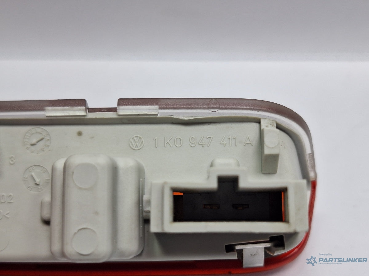 Lampa interioara usa SKODA SUPERB III Estate 3T5 2009 - 2015 TDI CBBB, CFGB 1K0947411A