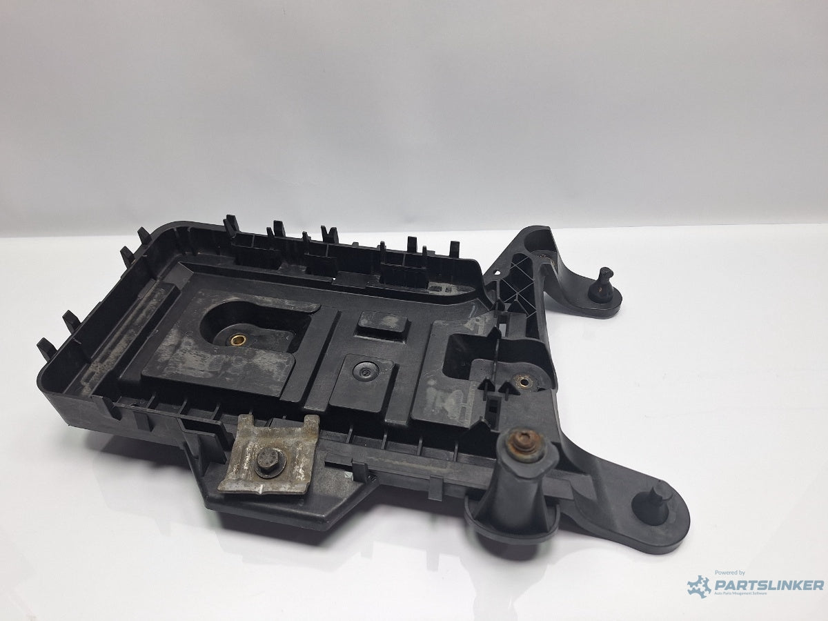 Suport baterie SKODA SUPERB III Estate 3T5 2009 - 2015 TDI CBBB, CFGB 1K0915333H