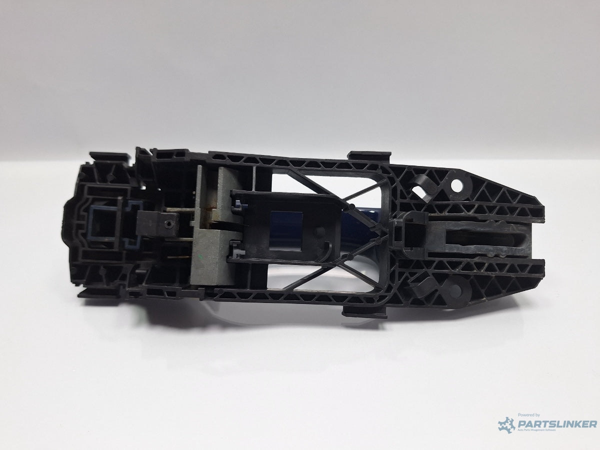 Maner exterior usa cu suport dreapta spate SKODA SUPERB III Estate 3T5 2009 - 2015 TDI CBBB, CFGB 5N0839885F , 1K8837206F