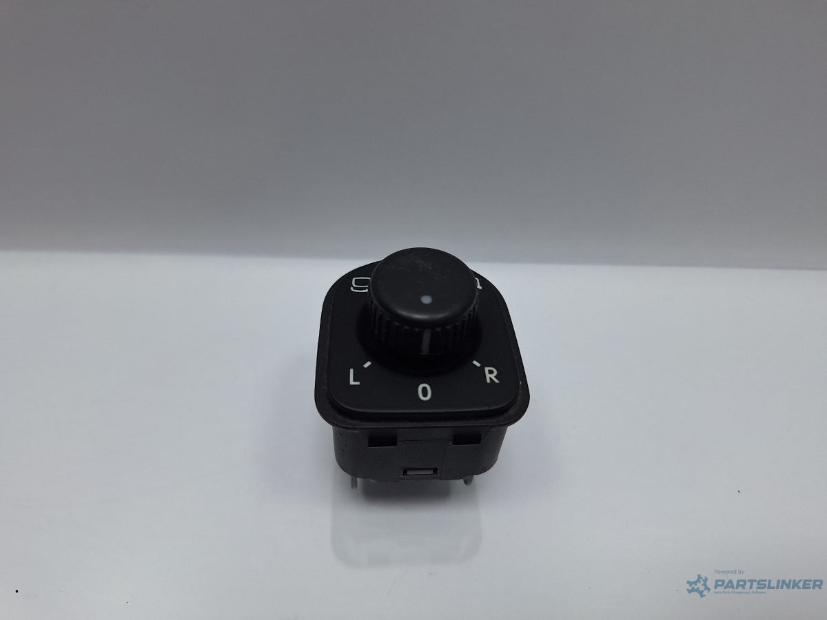 Buton reglaj oglinzi SKODA SUPERB III Estate 3T5 2009 - 2015 TDI CBBB, CFGB 3T0959565A