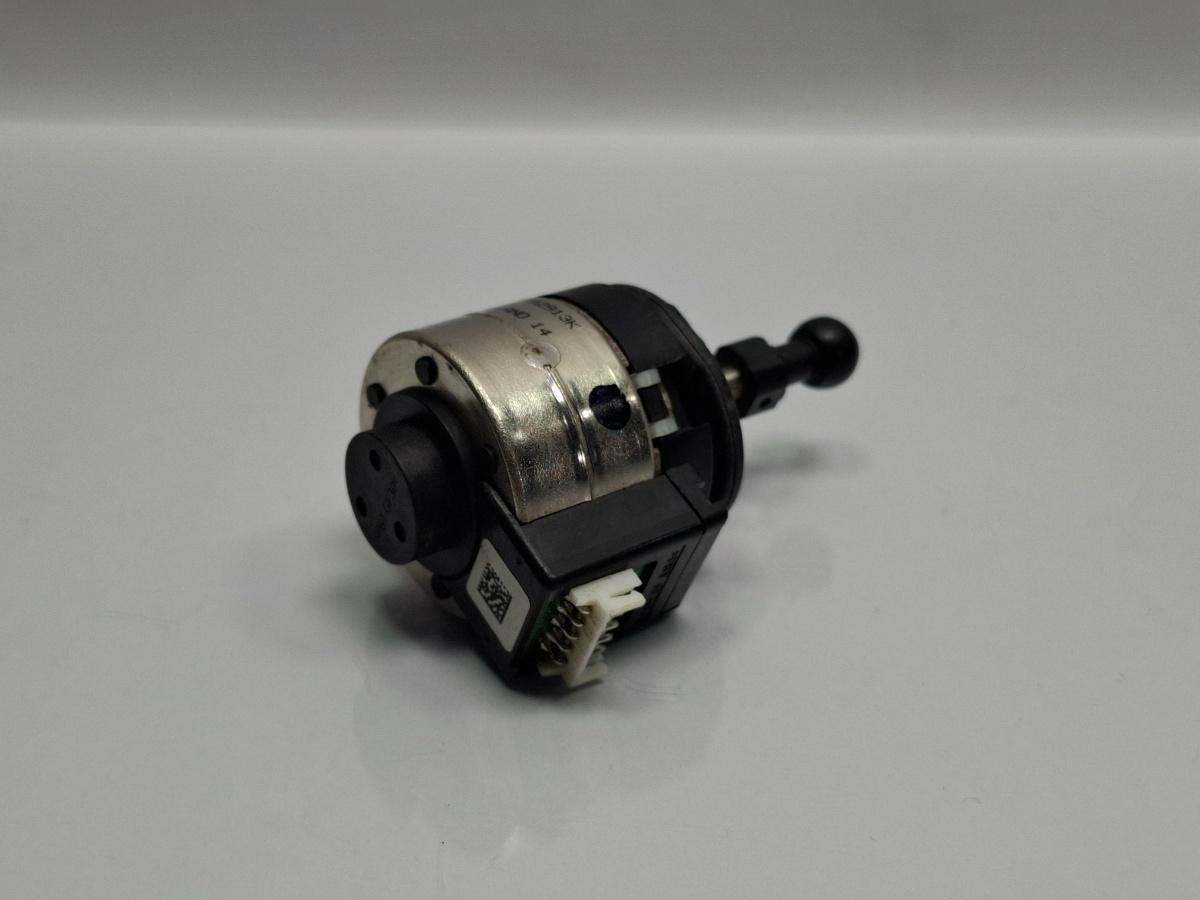 Motoras reglaj far SKODA SUPERB II Estate 3T5 2009 - 2015 TDI CBBB, CFGB HELLA 74862100AC