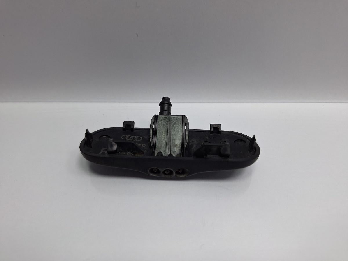 Duza spalator parbriz dreapta AUDI A4 IV Avant 8K5, B8 2007 - 2015 TDI CAGA, CJCA, CMEA, CMFA 8T0955988C