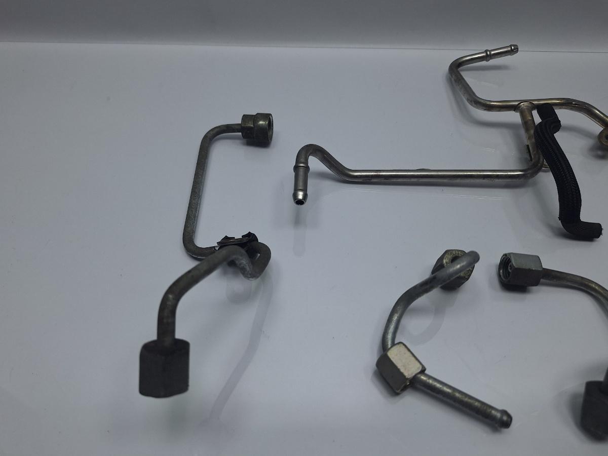 Conducte de alimentare injector combustibil SKODA SUPERB II Estate 3T5 2009 - 2015 TDI CBBB, CFGB 03L130301T , 03L130321R