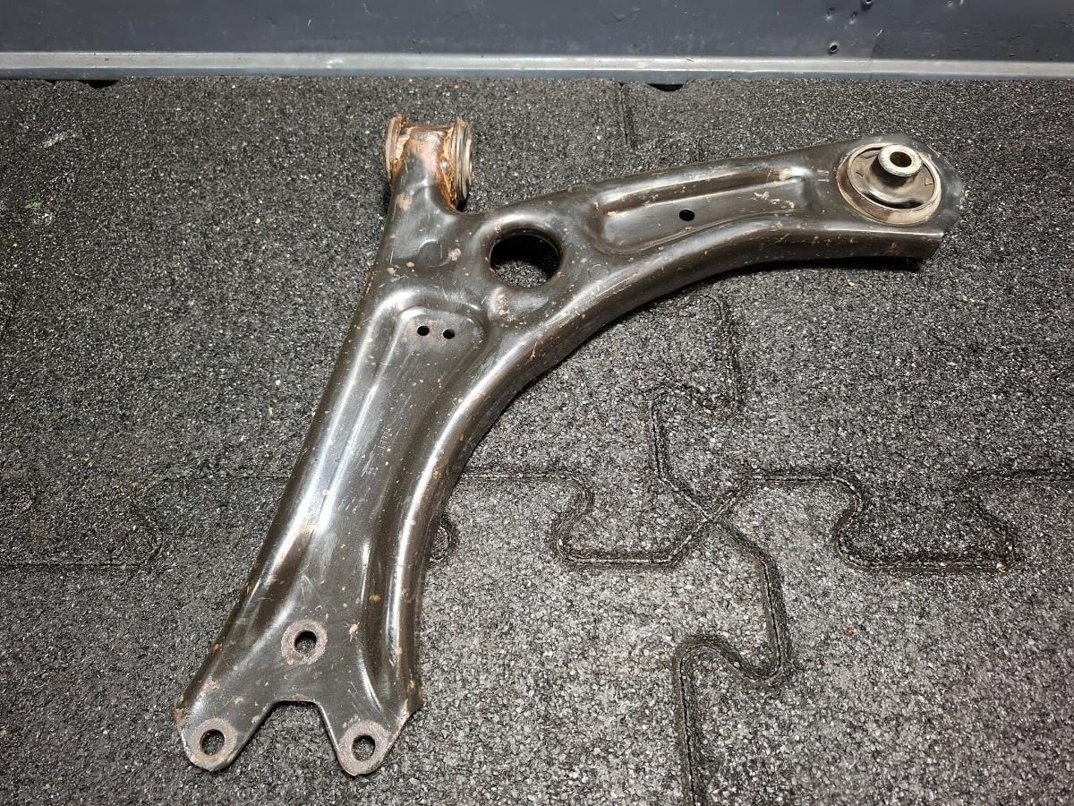 Brat bascula stanga fata SKODA SUPERB II Estate 3T5 2009 - 2015 TDI CBBB, CFGB 1K0407151BG
