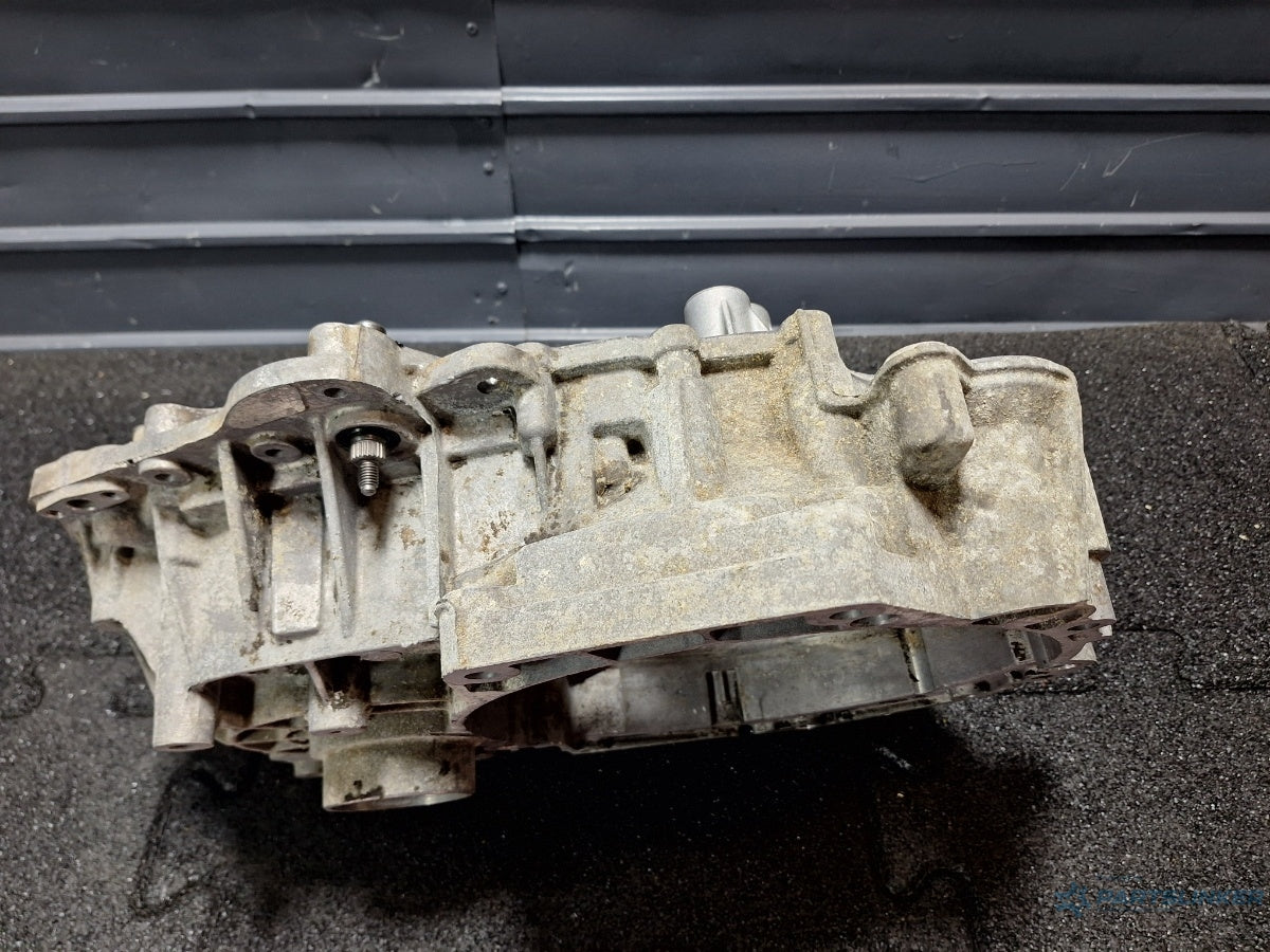 Carcasa ambreiaje cutie DSG VOLKSWAGEN PASSAT CC 357 2008 - 2012 TDI CBAB, CFFB LQV