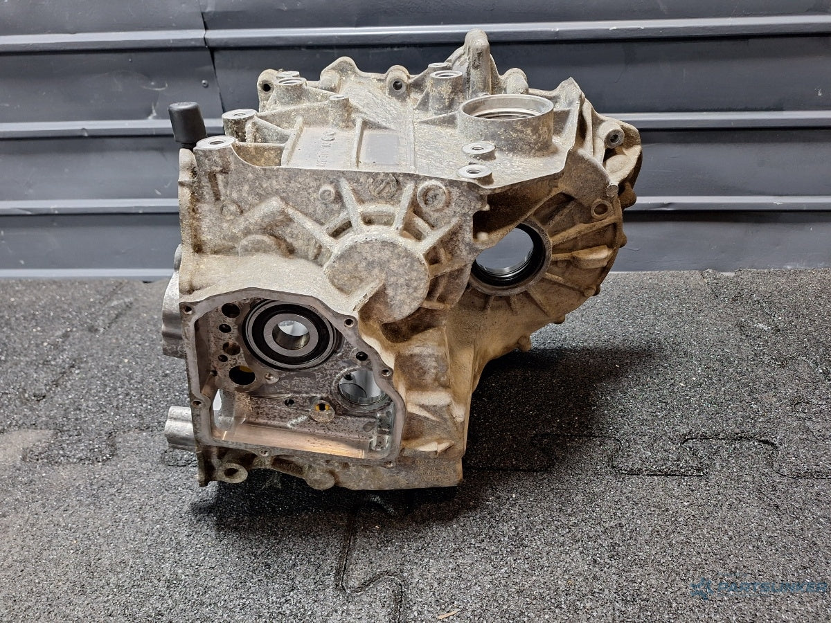 Carcasa pinioane cutie DSG VOLKSWAGEN PASSAT CC 357 2008 - 2012 TDI CBAB, CFFB LQV , 02E301103G
