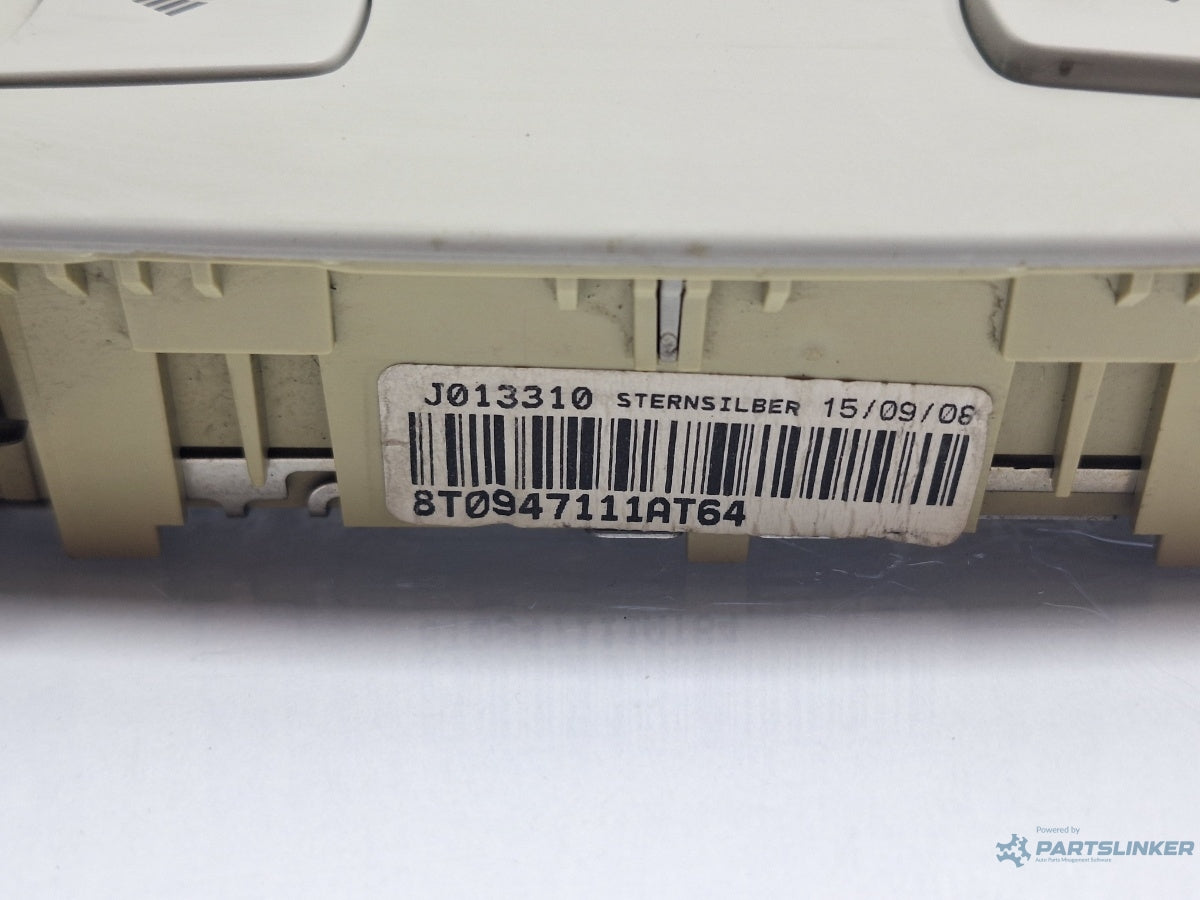 Plafoniera lumini pasageri AUDI A4 IV Avant 8K5, B8 2007 - 2015 TDI CAGA, CJCA, CMEA, CMFA 8T0947111AT