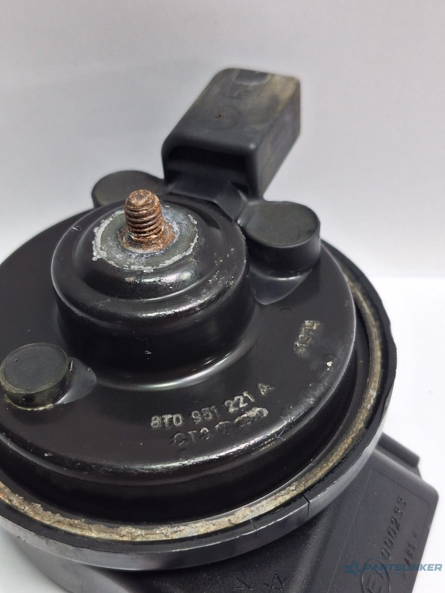 Claxon joase AUDI A4 IV Avant 8K5, B8 2007 - 2015 TDI CAGA, CJCA, CMEA, CMFA 8T0951221A